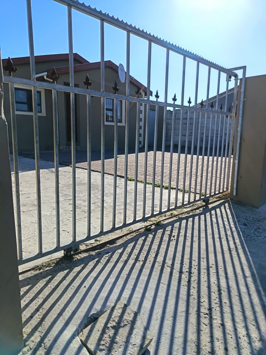 3 Bedroom Property for Sale in Brentwood Park Western Cape